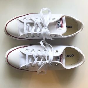 Chuck Taylor Converse All Star Classic Low Top Sneakers